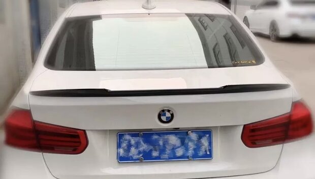 BMW F10 M4 look csl lip ongespoten